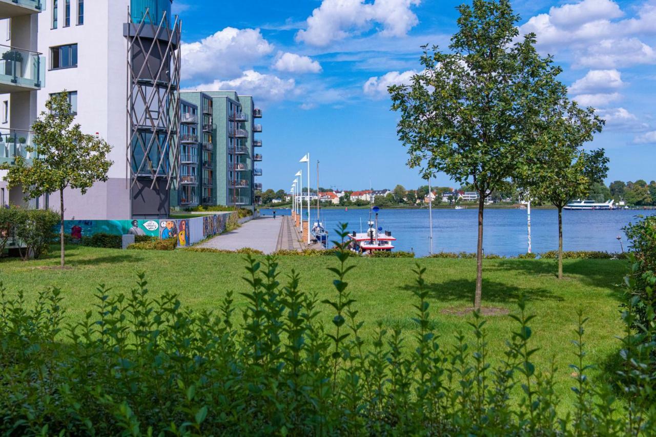 Apartamento "Myharbourfront", Luxurioeses Wohnen An Der Hafenmole Rostock Exterior foto